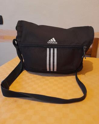 Borsa palestra Adidas anno 2012