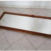specchio su  anta di vecchio armadio nonna