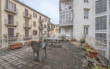 TRILOCALE RISTRUTTURATO CON TERRAZZO