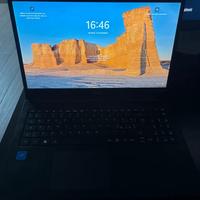 Acer Aspire Go compreso di alimentatore