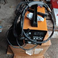 Saldatrice elettrica a filo continuo