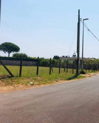 Terreno di 1375 m² a Pomezia