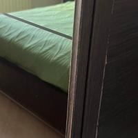 Armadio con ante scorrevoli a specchio