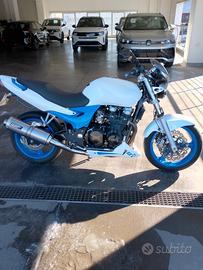 Kawasaki zr7