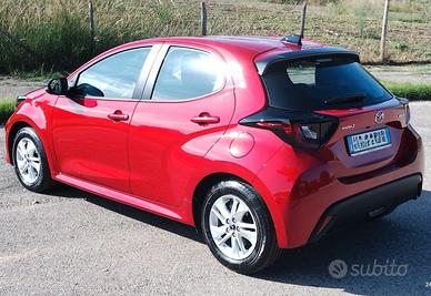Mazda2 Hybrid CV - Toyota Yaris