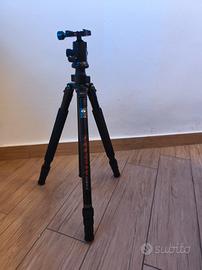 Treppiede SIRUI R-1004 più testa a sfera E-10