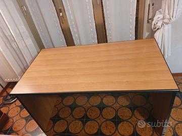 Scrivania per ufficio e/o casa