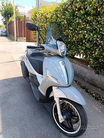Beverly 350 