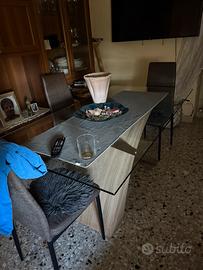 Tavolo in vetro con 4 sedie
