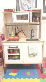 cucina giocattolo "mod. IKEA" completa di accessor