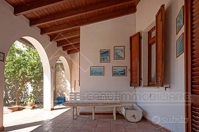 Indipendente con giardino, dependance e mansarda