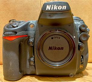 Nikon D700 Full Frame+MB-D10 | Solo 20.000 scatti