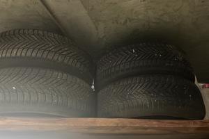 Gomme invernali con cerchione