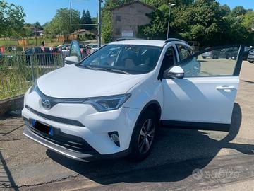 Toyota RAV 4-TDI 2R 107000 km-anno 2016-garanzia-t