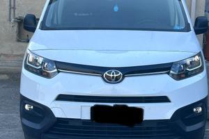 Furgone Toyota proace city