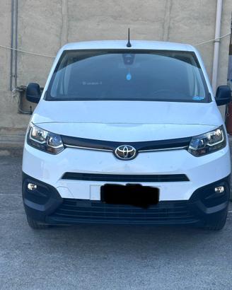 Furgone Toyota proace city