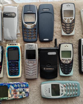 Cellulari vari d'epoca per collezionisti 
