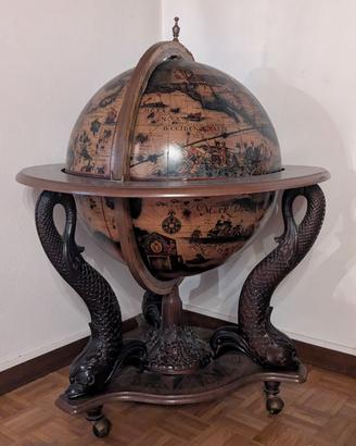 Mappamondo in legno porta liquori