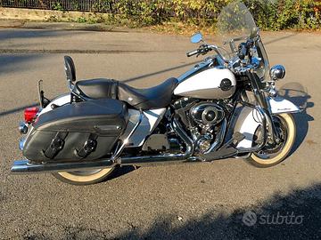 Harley-Davidson Road King Classic FLHRC 2009