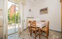 villa-bifamiliare-con-doppio-garage-e-corte-privat