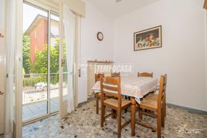 VILLA BIFAMILIARE CON DOPPIO GARAGE E CORTE PRIVAT