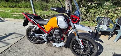 Moto Guzzi V85TT 2023