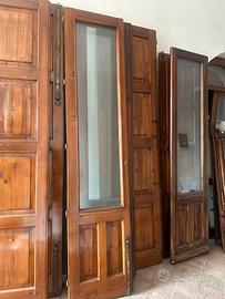 Infissi antichi in legno massello e bugnati