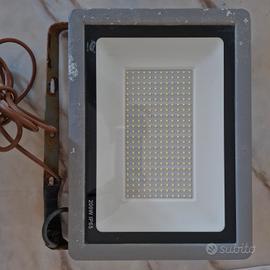 faro led 200 W IP 65