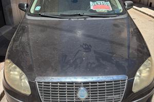 Fiat Croma 1.9 Multijet – 1800€ trattabili