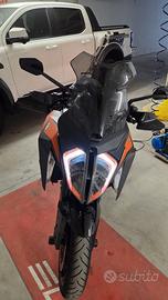 Moto ktm 1290 superduke gt