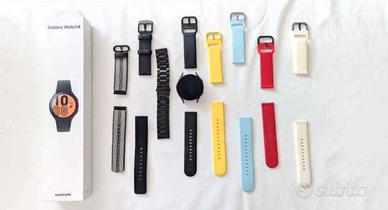 Galaxy Watch 4  + 10 cinturini + 2 caricatori