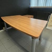 Scrivania direzionale in legno