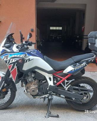 Honda Africa Twin 1100 (22) Garanzia 2028 + Tris