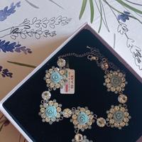 Collier in argento rodiato con cristalli 