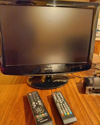 TV 19 " Samsung HD + decoder digitale terrestre 