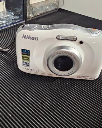 Nikon  Coolpix W 100