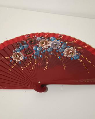 ventaglio pieghevole rosso in legno spagnolo