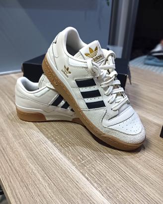 Adidas Forum 84 low cl “white black gum”