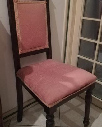 Sedia in legno scuro antica foderata di rosa