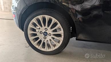 set di cerchi da 16 Ford Fiesta gommati 4 stagioni