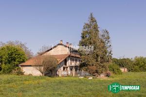 CASCINA DA RISTRUTTURARE IMMERSA NEL VERDE