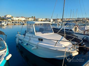 Barca a motore cabinata Saver 540 Cabin Fisher