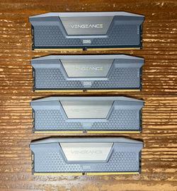 CORSAIR VENGEANCE RGB DDR5 6000 CL36