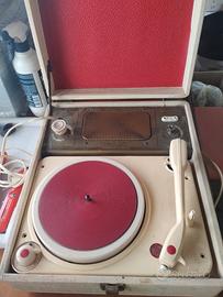 Giradischi a valigetta Geloso