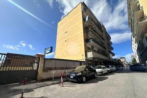 5 LOCALI A NAPOLI
