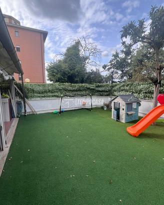 BILOCALE CON GIARDINO, BOX AUTO E CANTINA