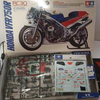 Tamiya Honda VFR750R 1/12
