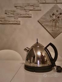 un bollitore elettrico 