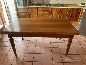 Tavolo allungabile in legno massello