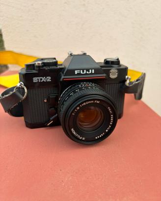 Fotocamera reflex Fuji STX-2 +obiettivo 50mm f/1.9